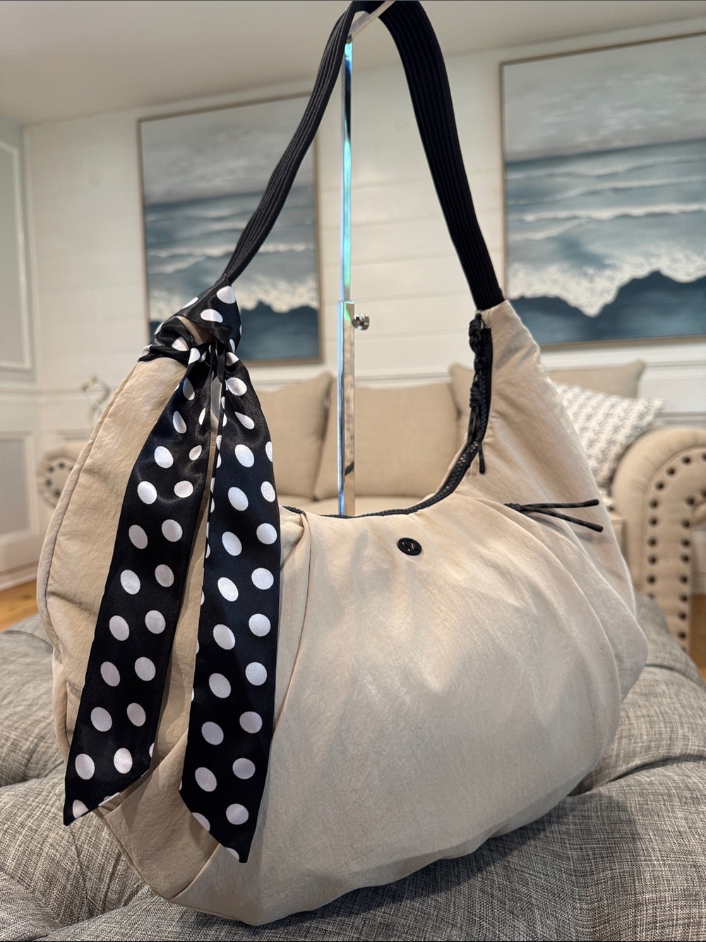 lululemon athletica Bag Beige Pleated Shoulder Bag 10L with Black Trim - Picture 10 of 17